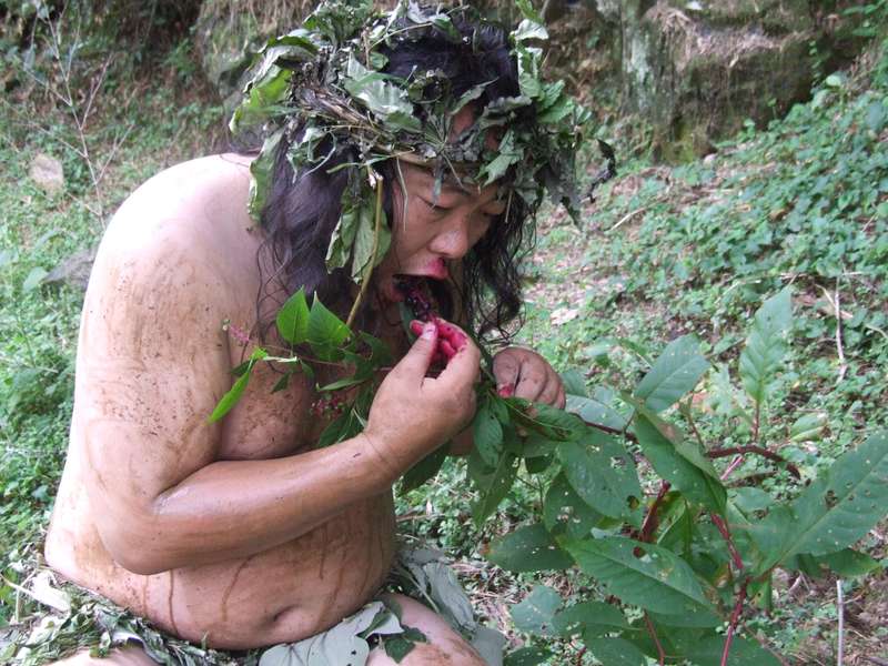 祁国行为艺术之野人2.jpg