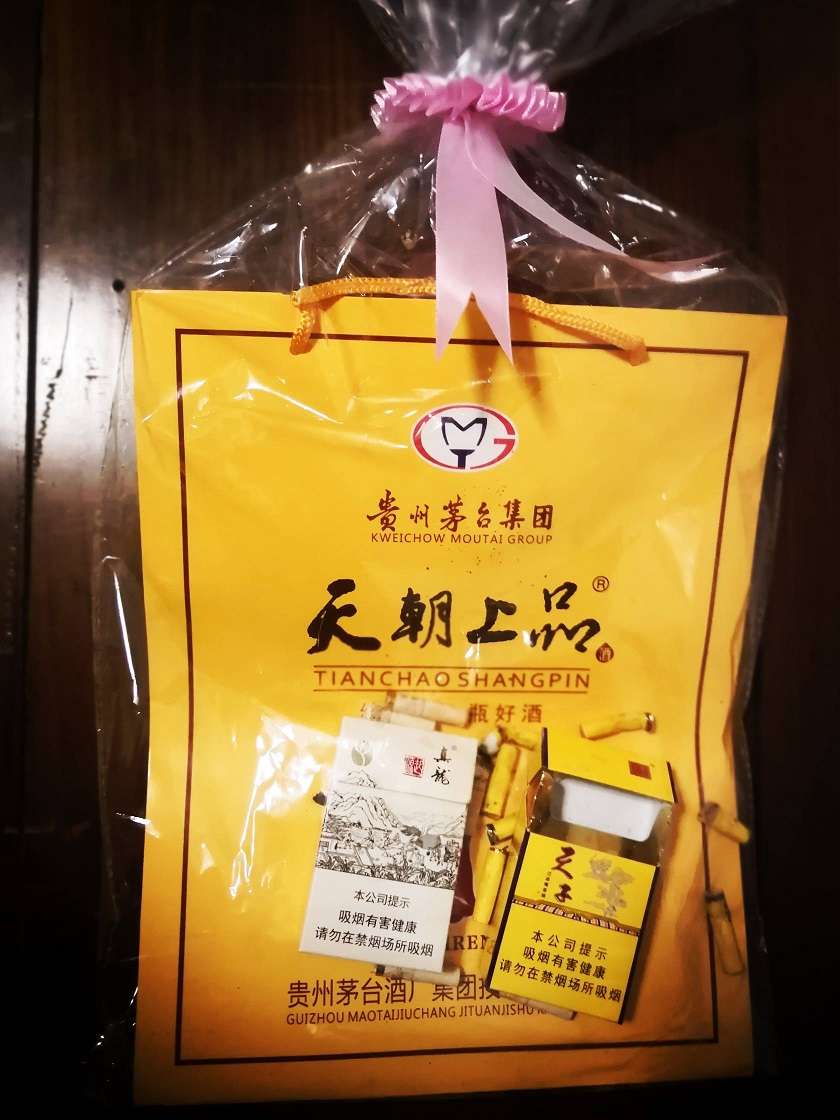 新年第一天的个人垃圾标本(装置.祁国).jpg